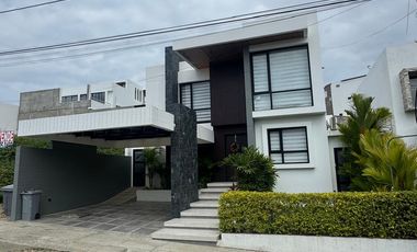 Casa en Venta Urbanizacion Altos de Manta Beach