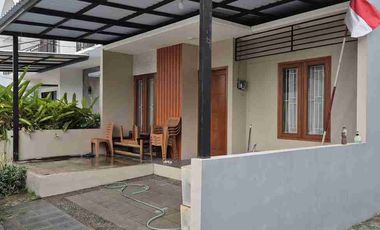 Disewakan Rumah Mungil Lokasi strategis di Kranggan Dekat Cibubur