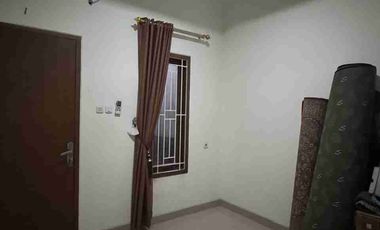 Disewakan Rumah Mungil Lokasi strategis di Kranggan Dekat Cibubur