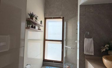 VENDO EN CUERNAVACA ESTUPENDA RESIDENCIA EN EL CLUB DE GOLF SANTA FE, 6 RECAMARAS, ALBERCA CLIMATIZADA, AMPLIO JARDIN  Y SEGURIDAD TOTAL.