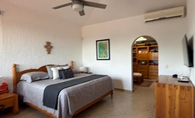 VENDO EN CUERNAVACA ESTUPENDA RESIDENCIA EN EL CLUB DE GOLF SANTA FE, 6 RECAMARAS, ALBERCA CLIMATIZADA, AMPLIO JARDIN  Y SEGURIDAD TOTAL.