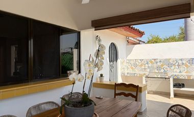 VENDO EN CUERNAVACA ESTUPENDA RESIDENCIA EN EL CLUB DE GOLF SANTA FE, 6 RECAMARAS, ALBERCA CLIMATIZADA, AMPLIO JARDIN  Y SEGURIDAD TOTAL.