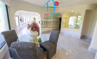 Casa con alberca con cascada, mesa de teppanyaki, palapa y vistas panorámicas al mar