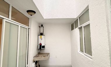 Renta casa a unos pasos de boulevard garcía de león y plaza las Américas 2 recamaras