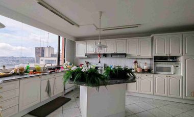 Rento / Vendo Hermoso Departamento en el Quito Tenis Cerca Club Buena Vista