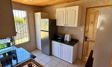 Hermosa casa recién remodelada en Isla Negra – Comunidad La Pradera