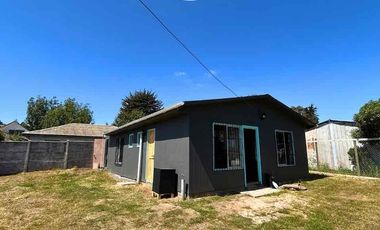 Hermosa casa recién remodelada en Isla Negra – Comunidad La Pradera