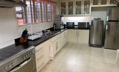 1350 sqm 4BR House & Lot in Dasmariñas Village