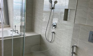 PENTHOUSE UNIT FOR LEASE IN CAPITOL COMMONS