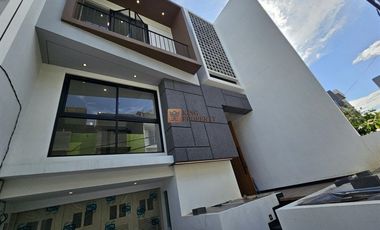 Dijual Rumah Bangunan Baru Design Modern Kekinian Rumah Komplek Kavling Polri 2,5 Lantai Hunian Nyaman Untuk Keluarga Besar Area Jelambar Jakarta Bara