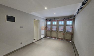 Dijual Rumah Bangunan Baru Design Modern Kekinian Rumah Komplek Kavling Polri 2,5 Lantai Hunian Nyaman Untuk Keluarga Besar Area Jelambar Jakarta Bara