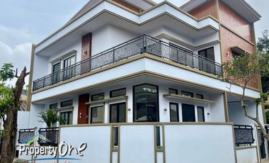 Dijual Rumah Posisi Hook di Kencana Loka BSD
