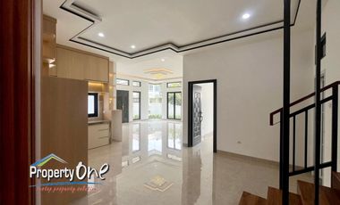 Dijual Rumah Posisi Hook di Kencana Loka BSD