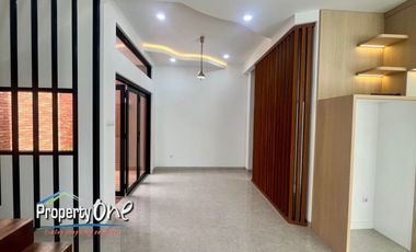 Dijual Rumah Posisi Hook di Kencana Loka BSD