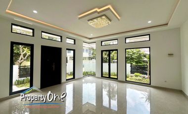 Dijual Rumah Posisi Hook di Kencana Loka BSD