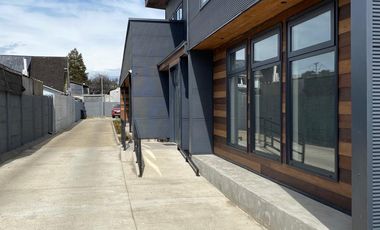 Moderna Y Amplia Oficina A Pasos Del Centro De Puerto Varas