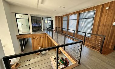 Moderna Y Amplia Oficina A Pasos Del Centro De Puerto Varas