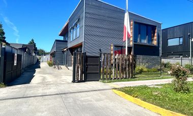 Moderna Y Amplia Oficina A Pasos Del Centro De Puerto Varas