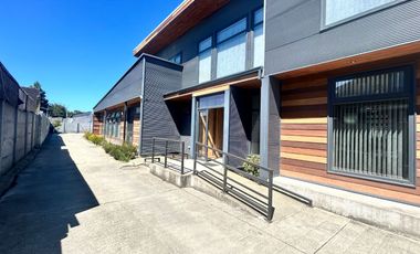 Moderna Y Amplia Oficina A Pasos Del Centro De Puerto Varas