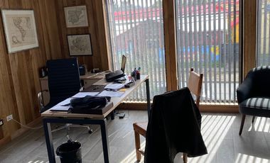 Moderna Y Amplia Oficina A Pasos Del Centro De Puerto Varas