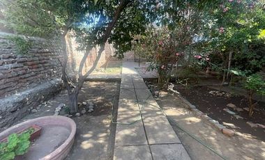 Arriendo Amplia casa uso comercial metro Einstein Recoleta