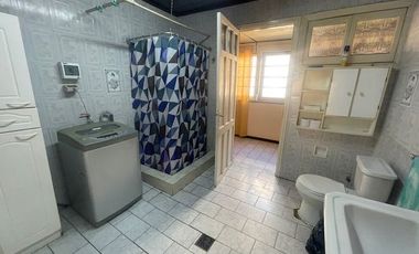 Arriendo Amplia casa uso comercial metro Einstein Recoleta