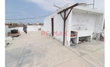 Venta De Casa De 2 Pisos + Nivel De Servicio En Urbanización Los Cipreses – Cercado De Lima