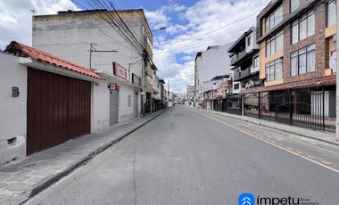 En venta propiedad en el centro de Loja sector la Pileta a pocos pasos del Parque central