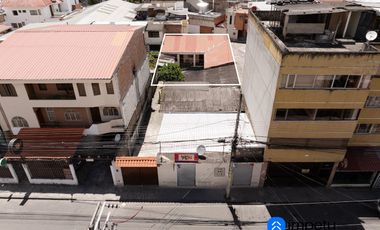 En venta propiedad en el centro de Loja sector la Pileta a pocos pasos del Parque central