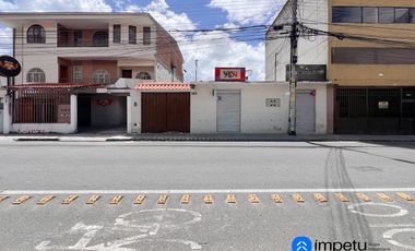 En venta propiedad en el centro de Loja sector la Pileta a pocos pasos del Parque central