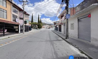 En venta propiedad en el centro de Loja sector la Pileta a pocos pasos del Parque central