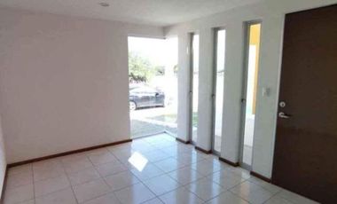 CASA EN VENTA EN FRACC. VALLE DE LUZ 2