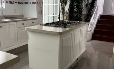 Casa en Venta Leona Vicario, Condominio Versalles, Metepec, Estado de México