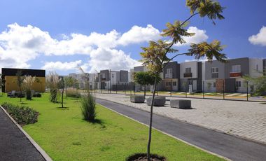 Amplia Casa Nueva en Zapopan: Seguridad y Espacio para tu Familia
