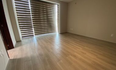 CASA EN RENTA EN LOMAS DE GRAN JARDIN 3 RECAMARAS CON BAÑO CADA UNA , DOBLE TERRAZA Y GRAN JARDIN