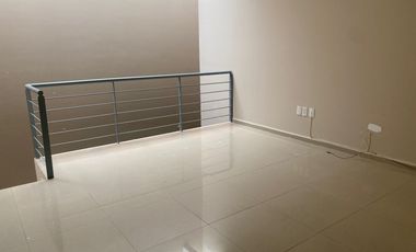 CASA EN RENTA EN LOMAS DE GRAN JARDIN 3 RECAMARAS CON BAÑO CADA UNA , DOBLE TERRAZA Y GRAN JARDIN