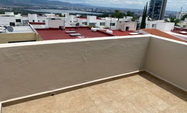 CASA EN RENTA EN LOMAS DE GRAN JARDIN 3 RECAMARAS CON BAÑO CADA UNA , DOBLE TERRAZA Y GRAN JARDIN