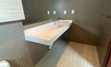 CASA EN RENTA EN LOMAS DE GRAN JARDIN 3 RECAMARAS CON BAÑO CADA UNA , DOBLE TERRAZA Y GRAN JARDIN