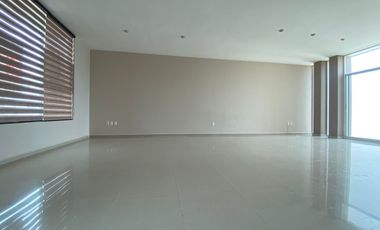 CASA EN RENTA EN LOMAS DE GRAN JARDIN 3 RECAMARAS CON BAÑO CADA UNA , DOBLE TERRAZA Y GRAN JARDIN