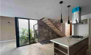 VENTA CASA NUEVA VIA CUMBRES CANCUN