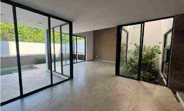 VENTA CASA NUEVA VIA CUMBRES CANCUN