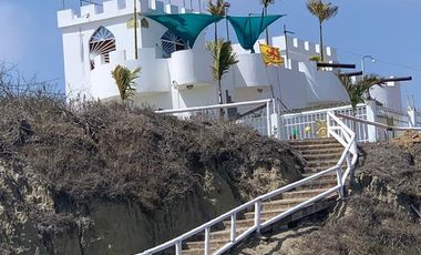 CASA EN POSORJA: ¡Oportunidad Única! Se Alquila Impresionante 