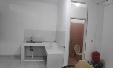 Murah !! Disewakan Rumah Cipinang Muara Jalan 2 Mobil Kosongan