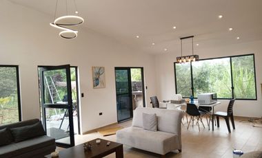 VENDO CASA AMOBLADA CON PISCINA EN URB. OASIS, PEDRO VICENTE MALDONADO, ECUADOR