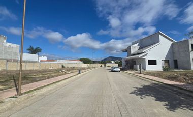 TERRENO DE 319 M2 EN FRACCIONAMIENTO PRIVADO PUERTA DE HIERRO