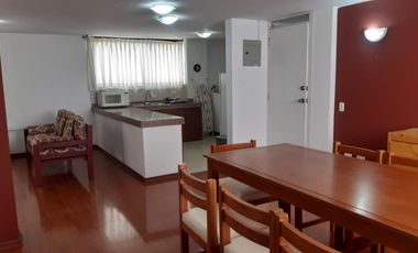 ARRIENDO DEPARTAMENTO DÚPLEX AMOBLADO, 2 DORMITORIOS, BALCÓN, URB. EL CONDADO