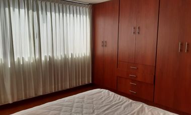 ARRIENDO DEPARTAMENTO DÚPLEX AMOBLADO, 2 DORMITORIOS, BALCÓN, URB. EL CONDADO