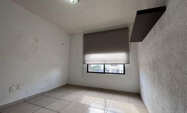 Casa en renta en El Campestre Residencial (La Venta del Astillero) dentro del Coto Leman