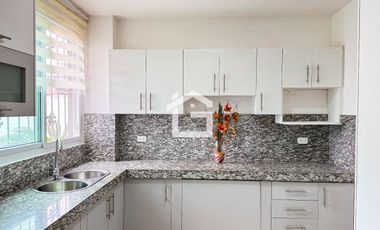 Departamento en Planta Baja en Venta en Portón de las Lomas, Guayaquil