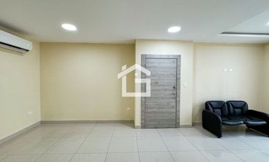 Departamento en Planta Baja en Venta en Portón de las Lomas, Guayaquil